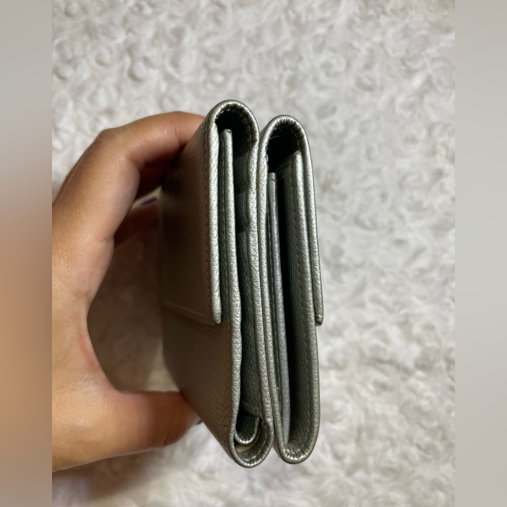 Chanel Sevruga Silver Compact Wallet ๐ฉถ - Picture 6 of 16